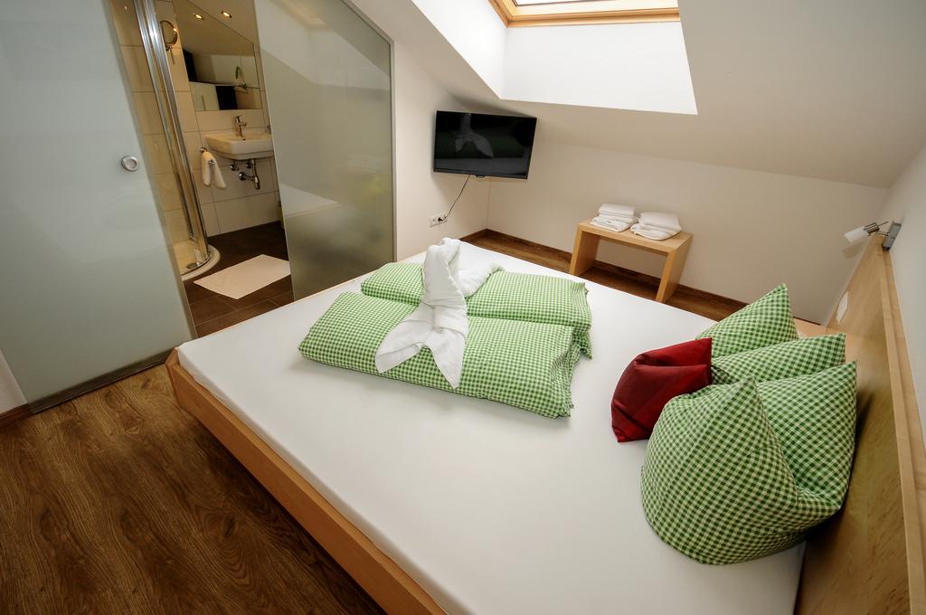 Ferienwohnung Gundolf Christine Arzl im Pitztal Pokoj fotografie