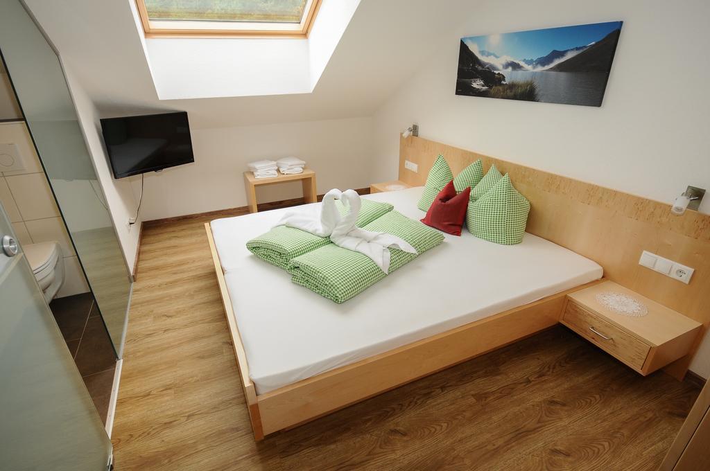 Ferienwohnung Gundolf Christine Arzl im Pitztal Pokoj fotografie