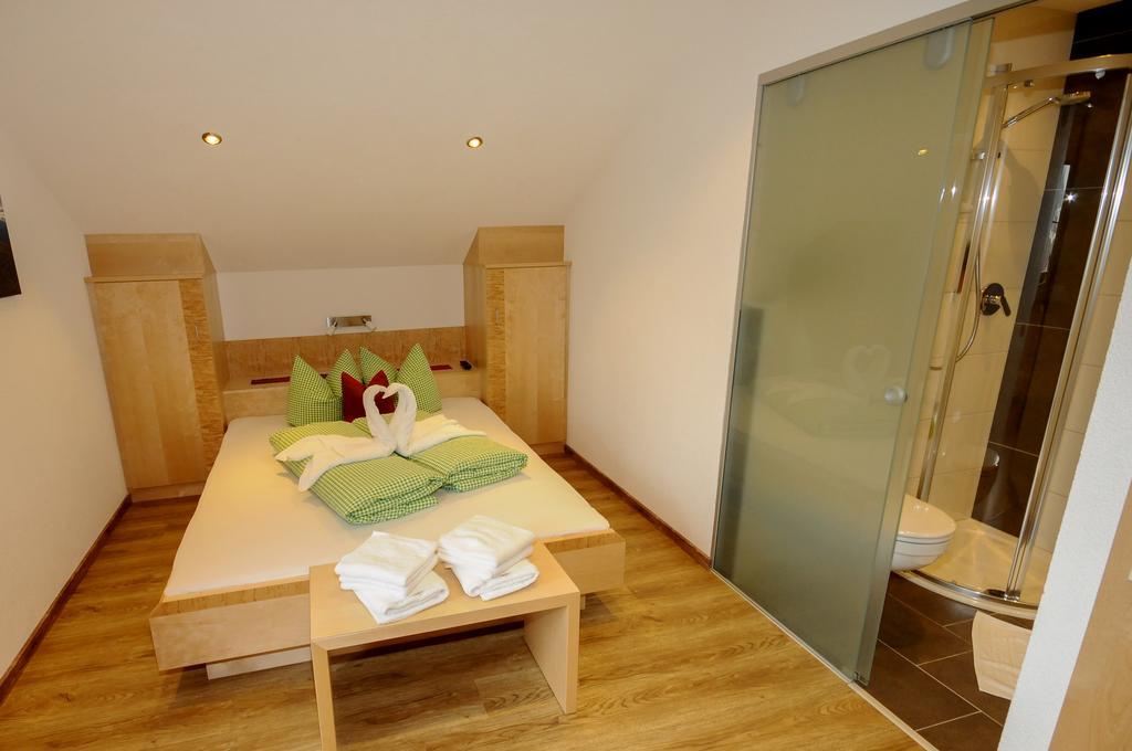 Ferienwohnung Gundolf Christine Arzl im Pitztal Pokoj fotografie