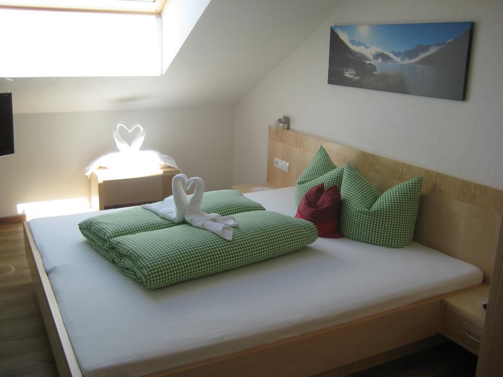 Ferienwohnung Gundolf Christine Arzl im Pitztal Pokoj fotografie
